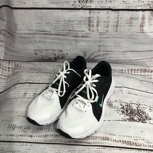 New! Women’s Nike white and black tennis shoes